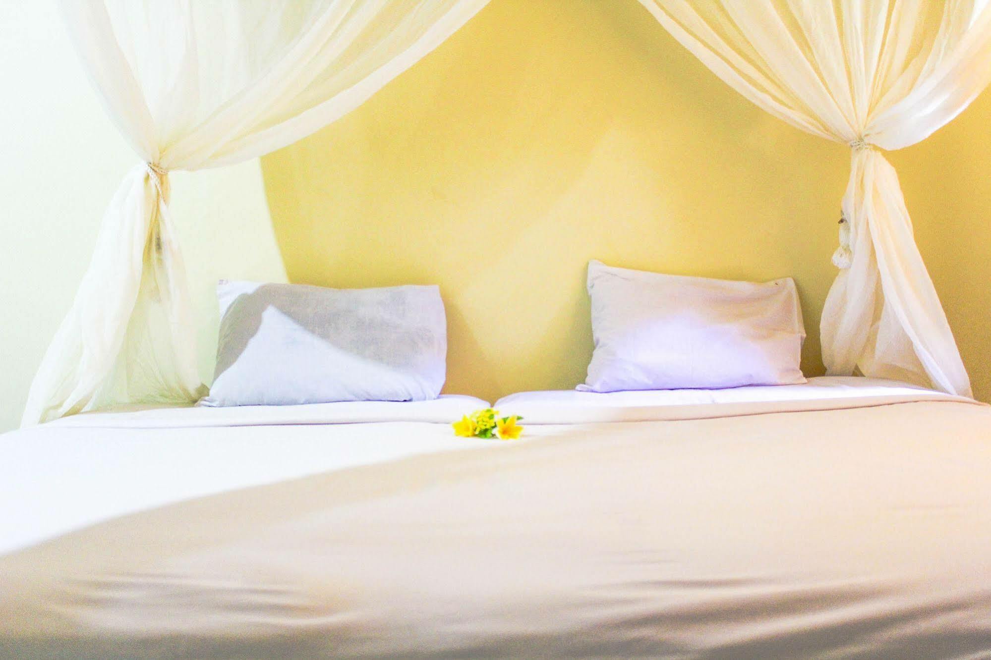 Lolo Beach Inn 레기안 외부 사진
